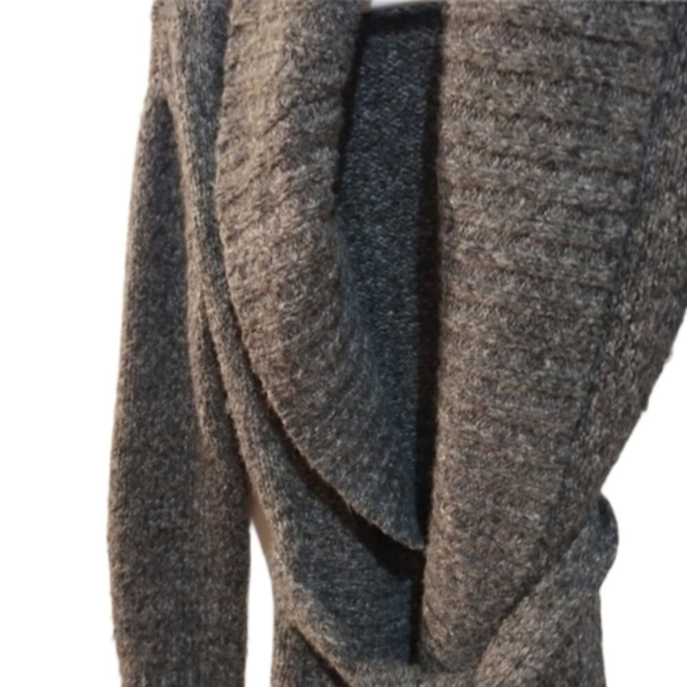 Cardigan woven, small/medium. Grey warm comfortable oversize bulky fit. Lrg belt